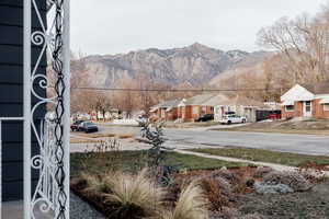 residential view with mountain back drop