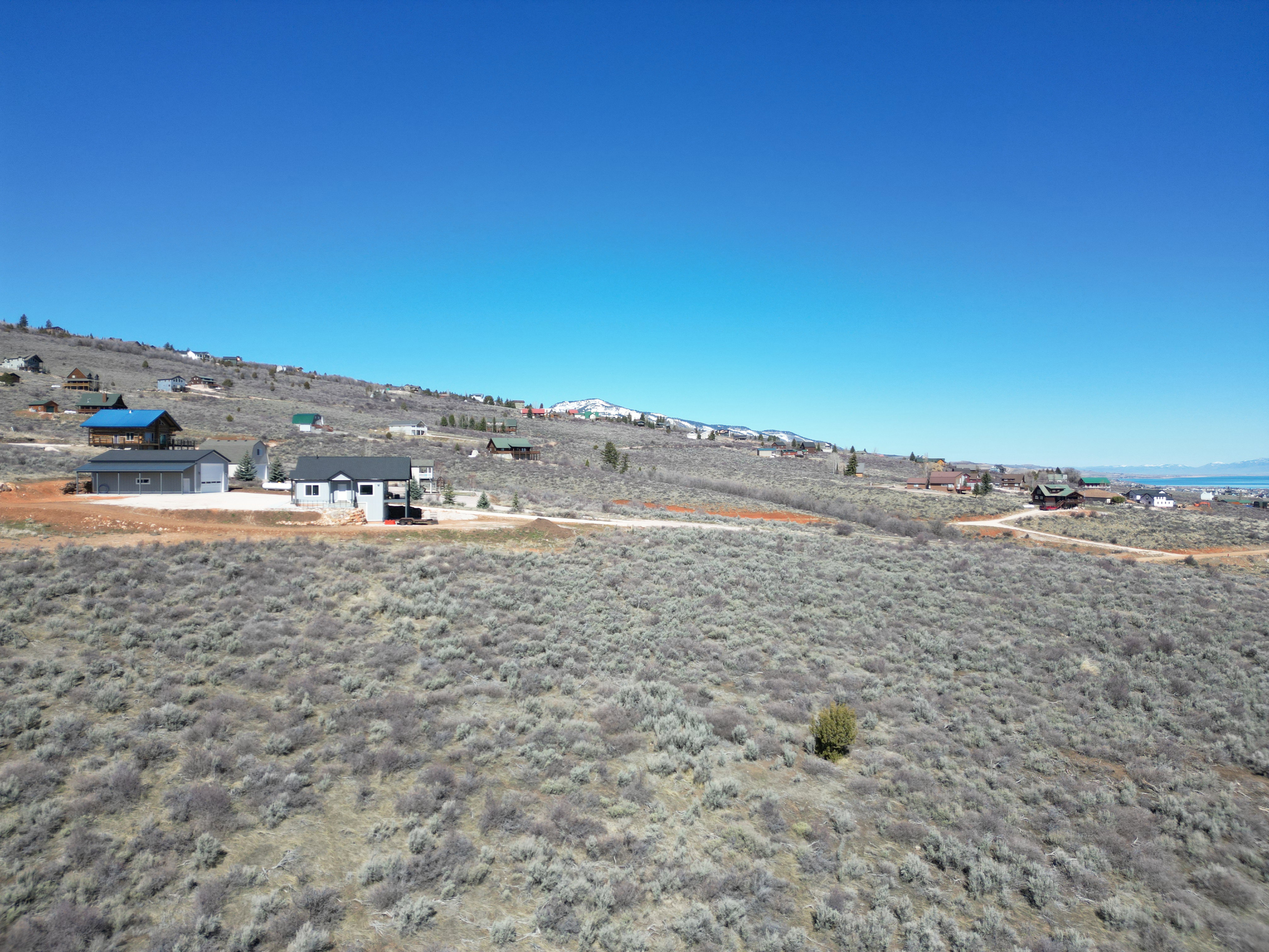 View of yard featuring a mountain view