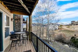 Balcony featuring a mountain view