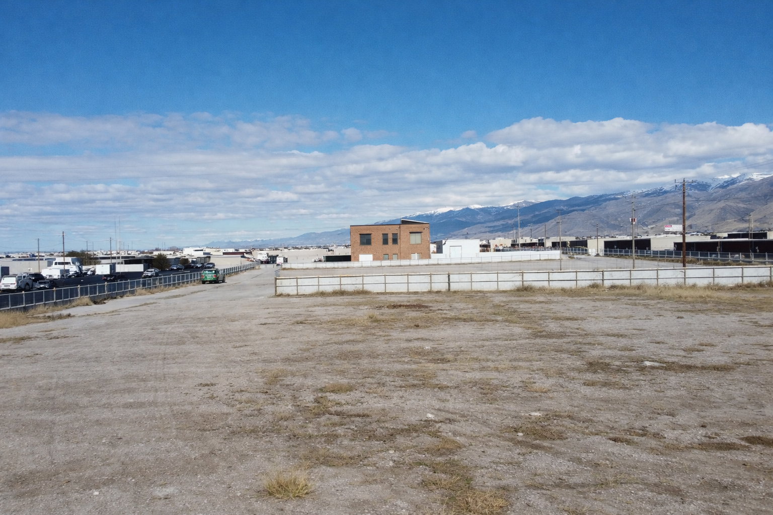 View of yard featuring a mountain view