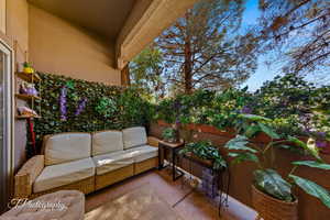 Balcony featuring an outdoor lounge area