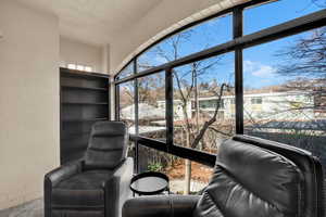 Sitting room with Capitol view and trees