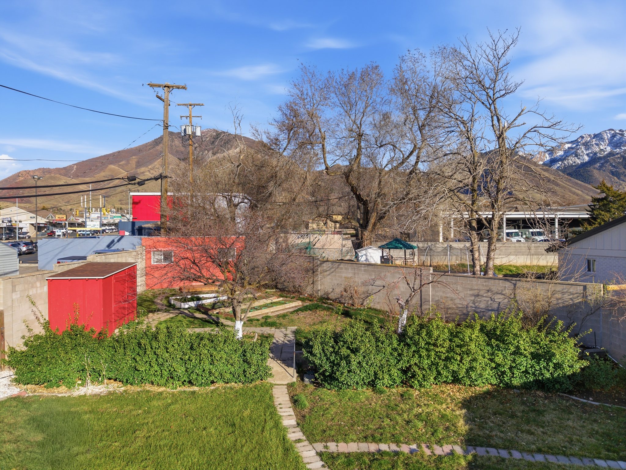 View of yard with a mountain view