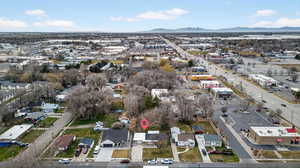 Aerial view of property's location with mountains