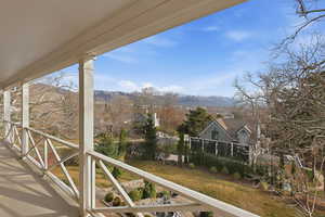 Balcony featuring a mountain view