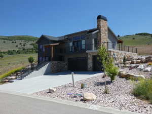 Neighboring property and potential house style for this lot.