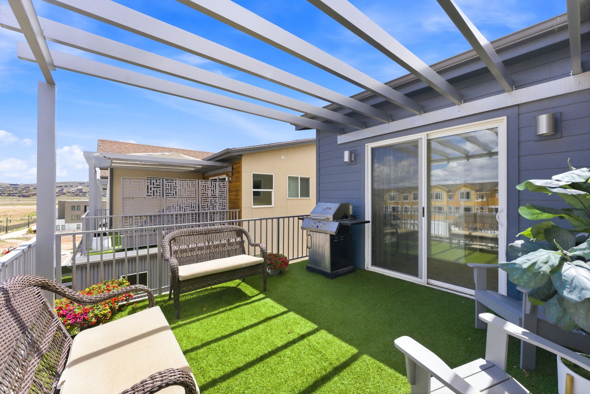 Balcony with area for grilling