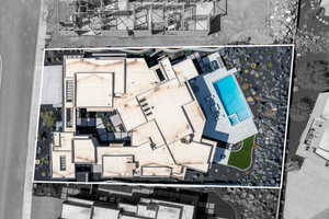Bird's eye view of a pool area