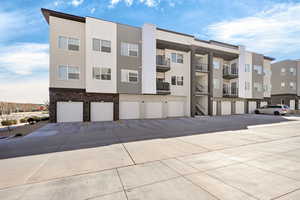 View of apartment building / complex