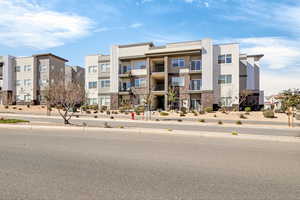 View of apartment building / complex