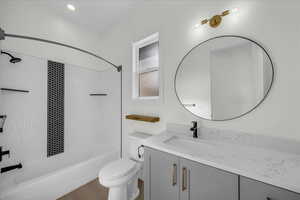 Full bath with vanity and bathing tub / shower combination