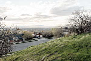 Partial view of homesite with a mountain view