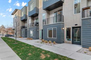 View of apartment building / complex