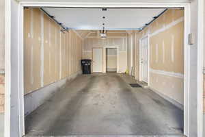 1 Car garage, extra depth, storage