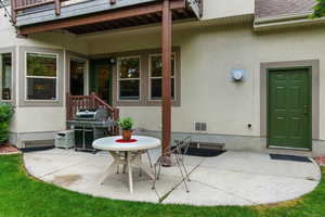 View of patio / terrace with area for grilling