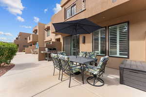 View of patio featuring an outdoor kitchen / dining area