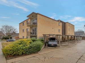 View of apartment building / complex