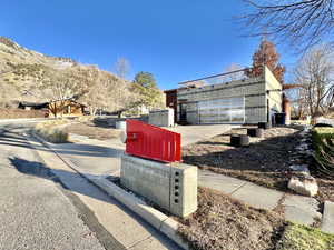 Exterior view of driveway