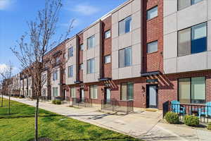 View of apartment building / complex