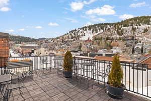 Balcony with a mountain and Main Street view