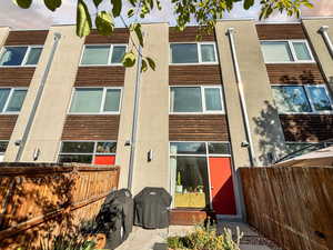 View of apartment building / complex