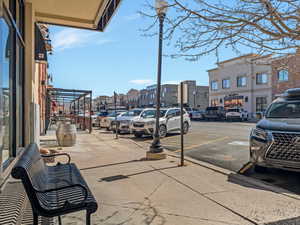 Shopping and entertainment around the corner