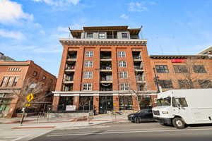 View of apartment building / complex