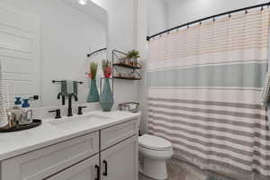 Main level full bath