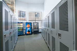 Interior space with a heating unit and a high ceiling