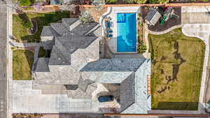 Bird's eye view of a pool area