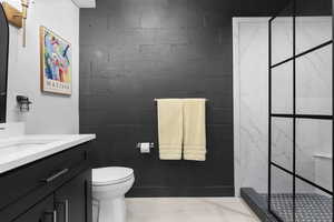 Guest Bathroom - Main Floor