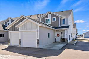 Beautiful end-unit townhome - original owners!
