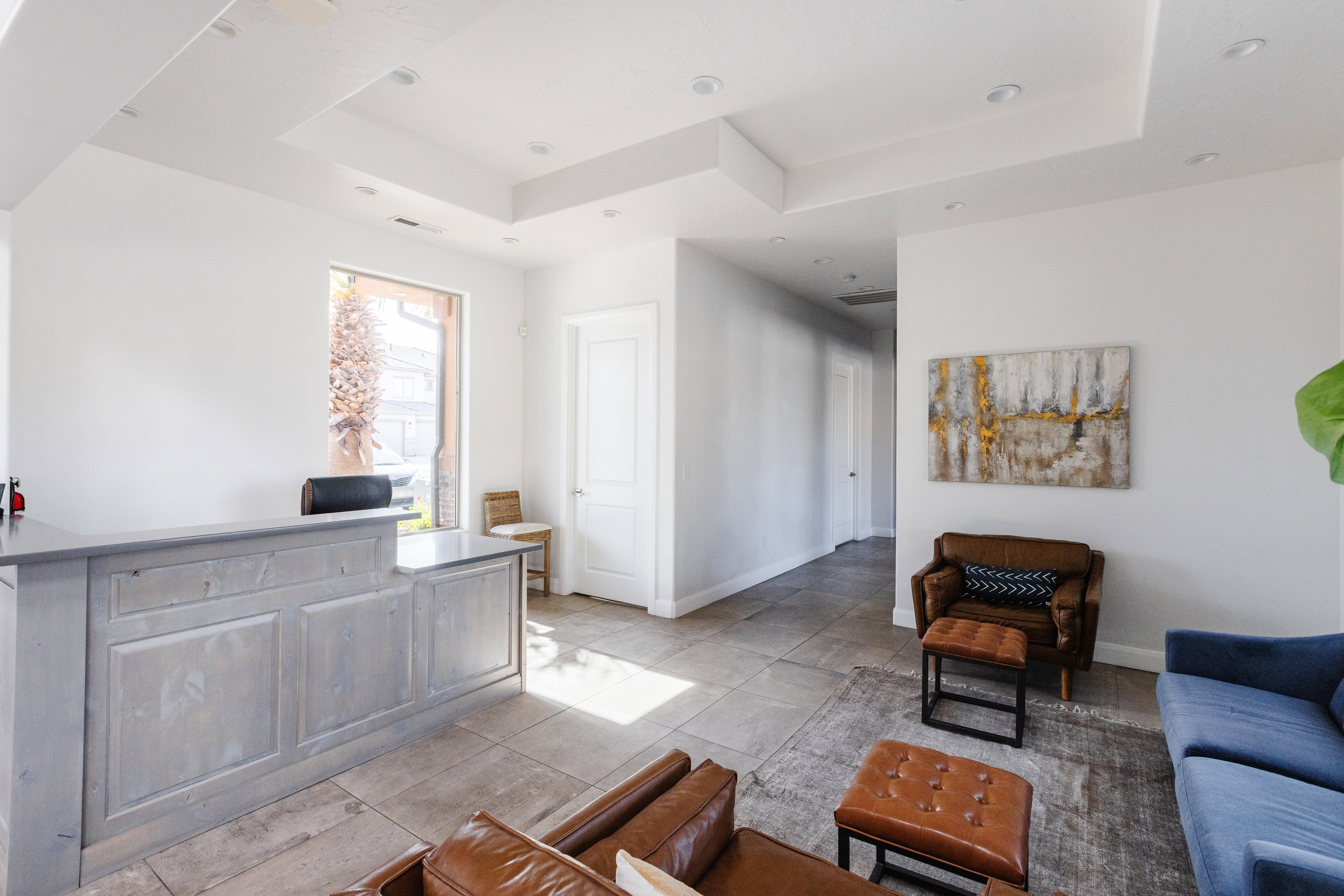 Living area with a raised ceiling