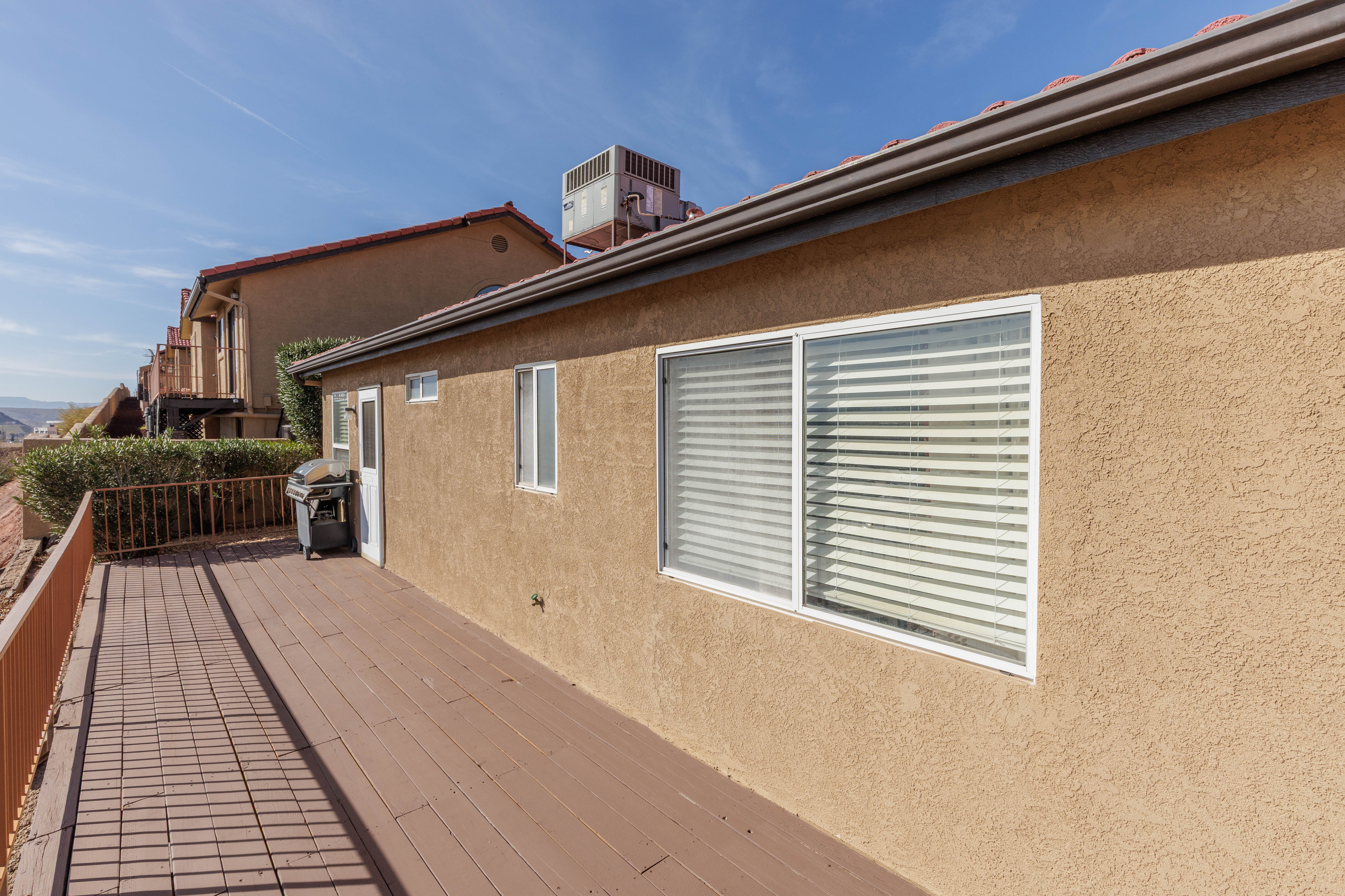 Deck featuring area for grilling
