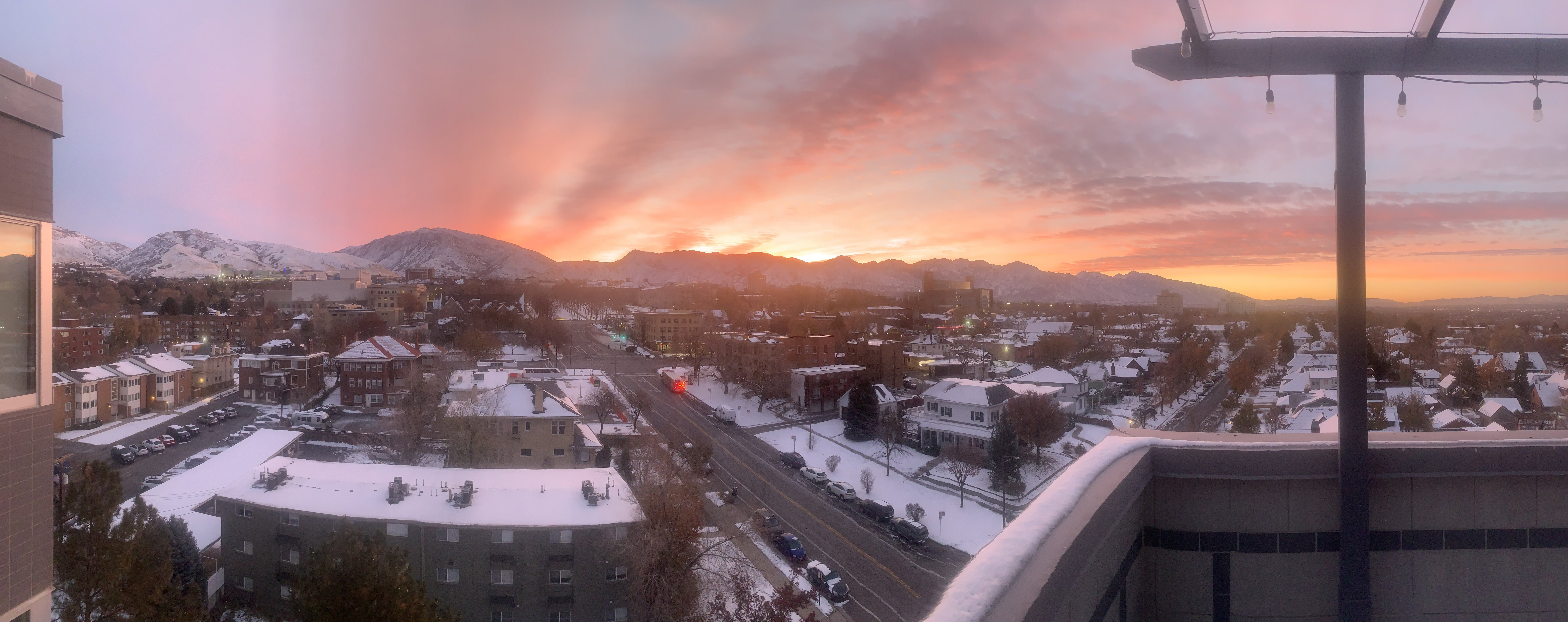 City view with a mountain backdrop