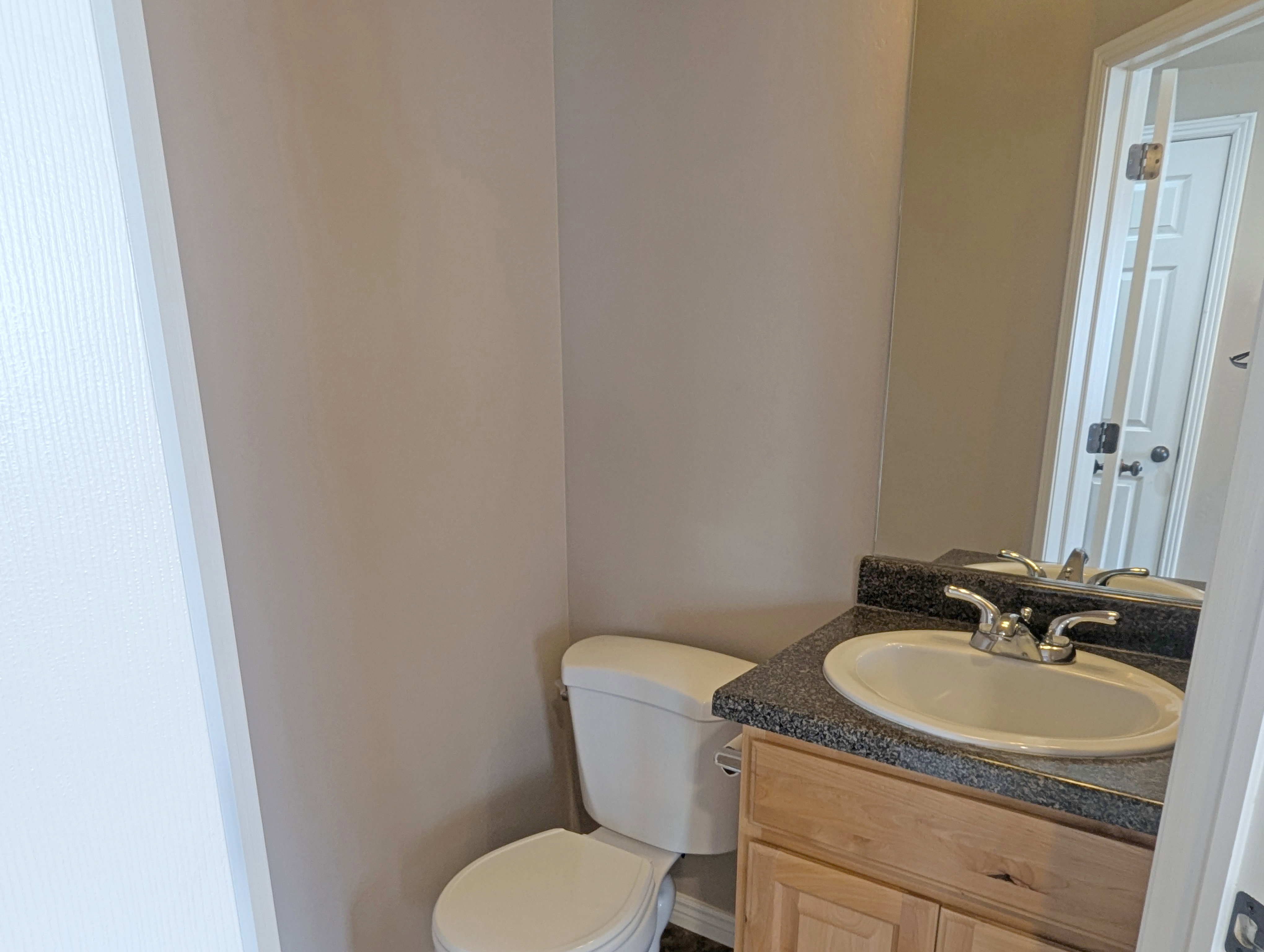 1/2 Bathroom