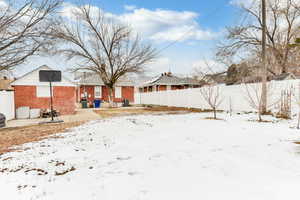 Large backyard ready for your favorite activities!