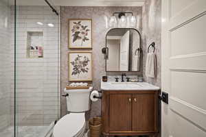 Main Floor 2nd Bath