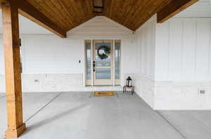 Doorway to property with a porch