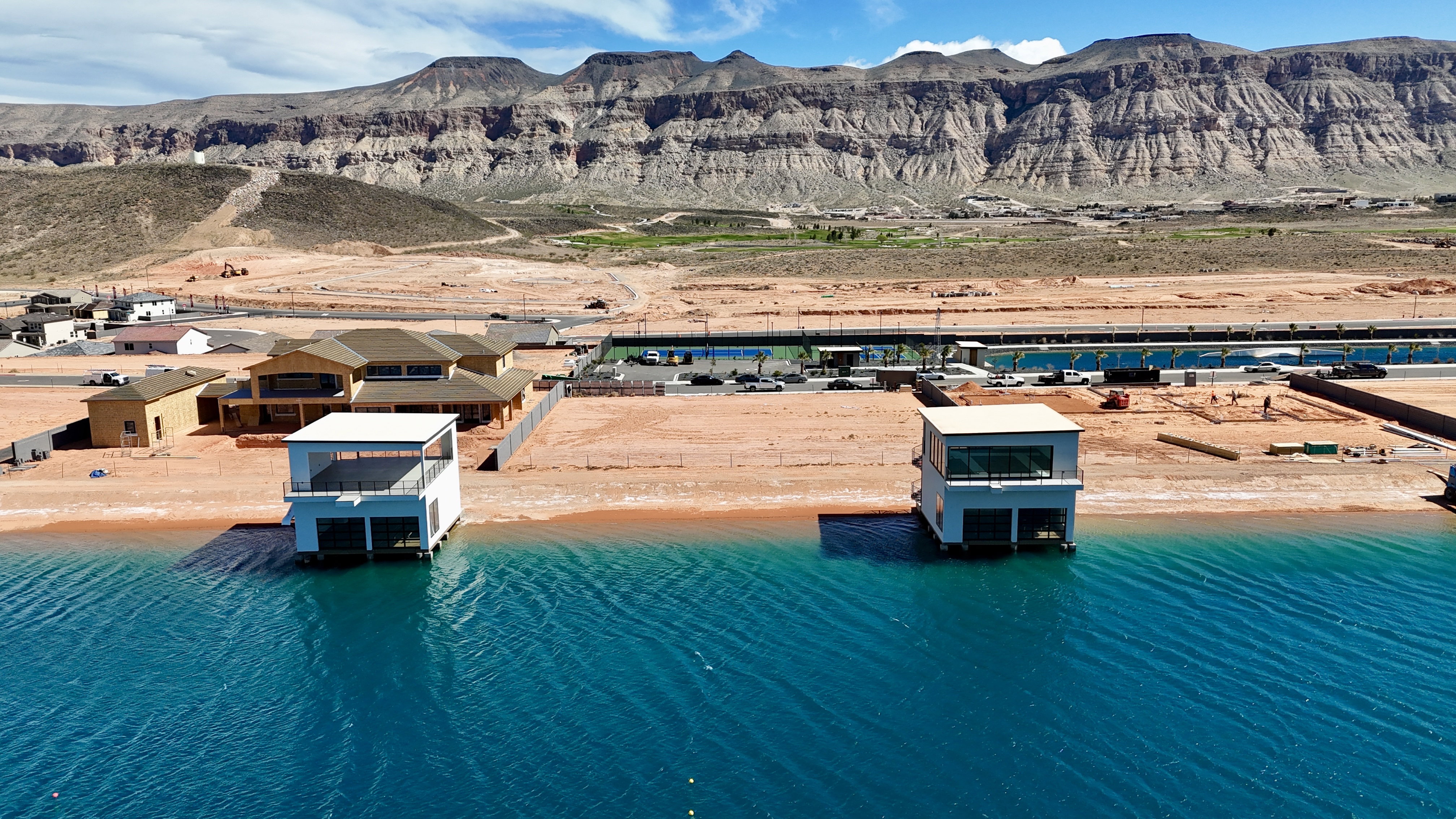 Bird's eye view of a water and mountain view