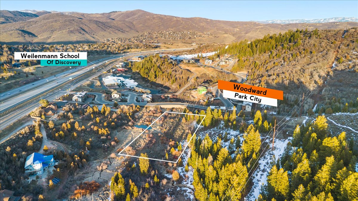 View of property location with mountains