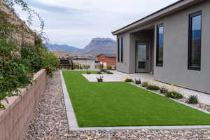 View of yard featuring a mountain view