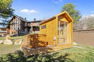 sauna and cold plunge