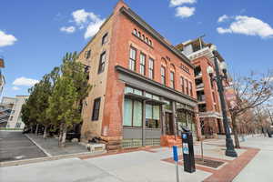 View of apartment building / complex