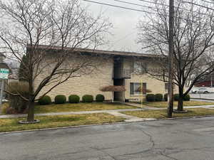 View of apartment building / complex
