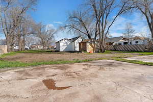 View of yard featuring a residential view