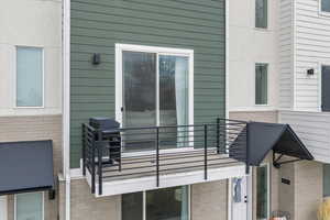 Balcony and grill.