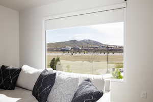 Sitting room featuring a mountain view
