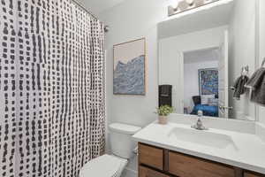 Full en suite bathroom (second bedroom)