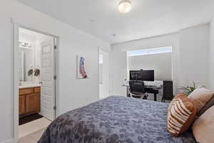 Second bedroom with full en suite bathroom